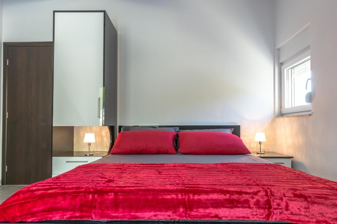 Ferdo 1 Hotel มาคาร์สกา ภายนอก รูปภาพ